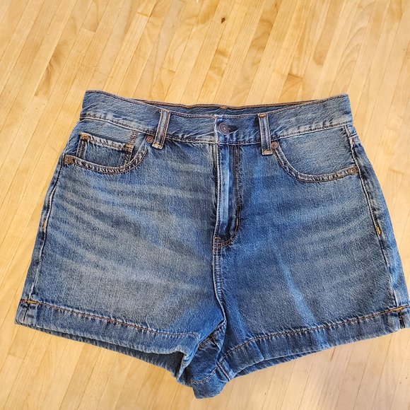 American Eagle Outfitters Pants - American Eagle MOM shorts